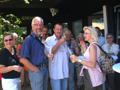 Wir stärken uns im Bonsaizentrum Heidelberg mit Sekt und Brezeln.